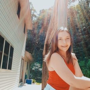 Meet your Posher, Alexis